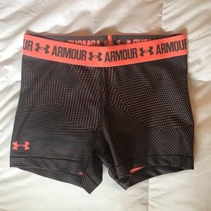 Women’s Under Armour Athletic Shorts Size M